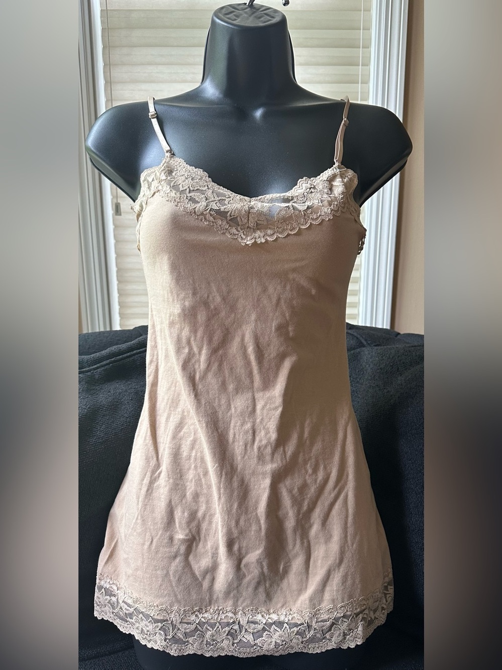 Bozzolo • lace trim camisole • NWT • cream/tan • small